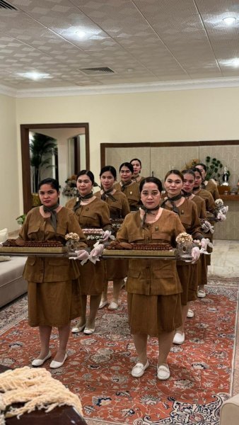 أزياء المضيفات  