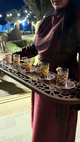 احمر🌹