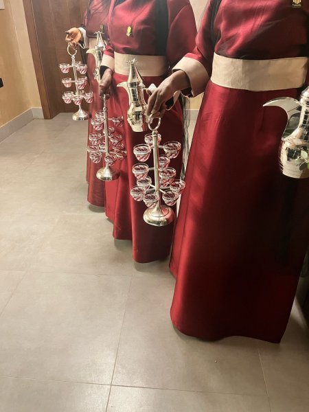 احمر🌹
