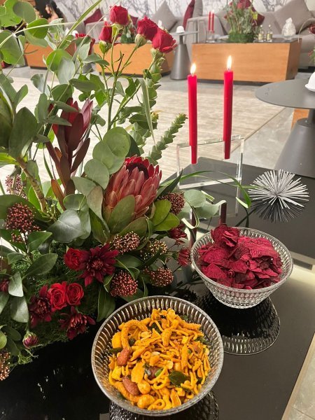 احمر🌹