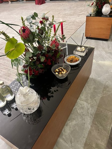 احمر🌹