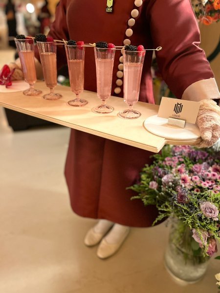 احمر🌹